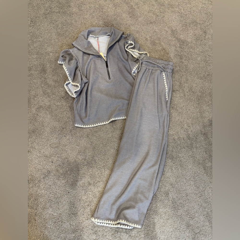 Entro Heather Gray Pinstripe set